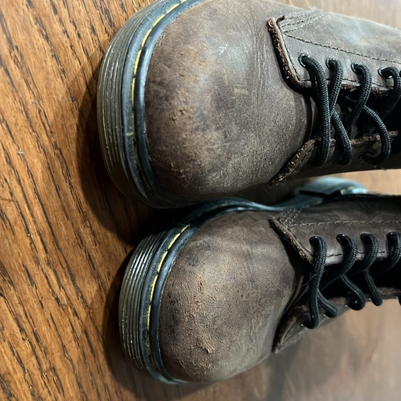 Toddler size US9 Dr Martens. Brown leather AirWair with bouncing soles - Picture 6 of 6